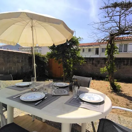 Dom wakacyjny Maison De Vacances Dans Lauthentique Quartier De La Chaume - 4 A 5 Pers *